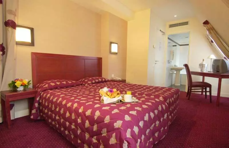 هتل مادمازل پاریس