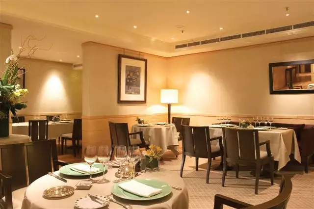 هتل Warwick Paris پاریس