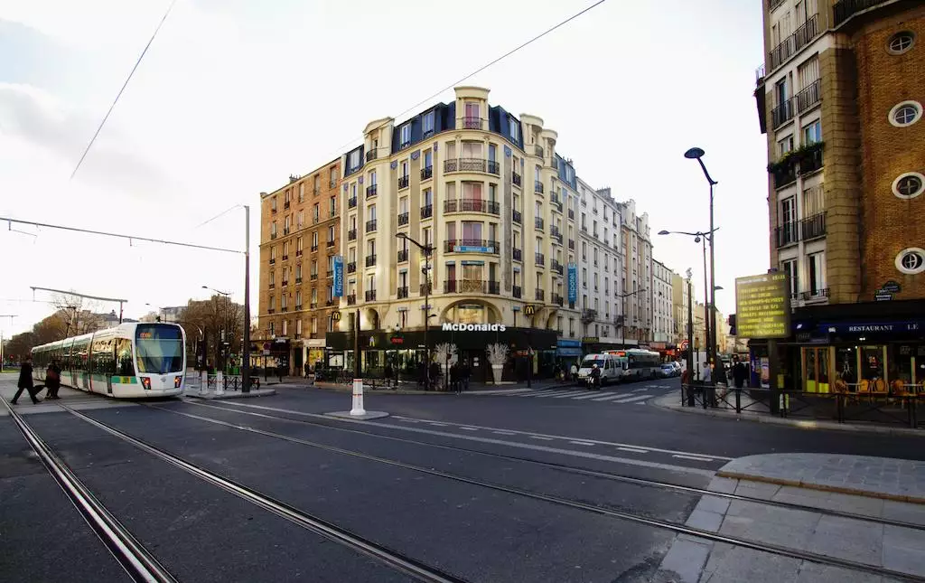 Alibaba https://cdn.alibaba.ir/ostorage/hotel-accommodation-images/6888b1e0ac13a7ed0d85a22c_Paris-Hipotel-Paris-Printania-Mara-chers-0.webp