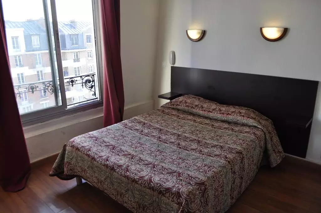 هتل Hipotel Paris Printania Maraîchers پاریس