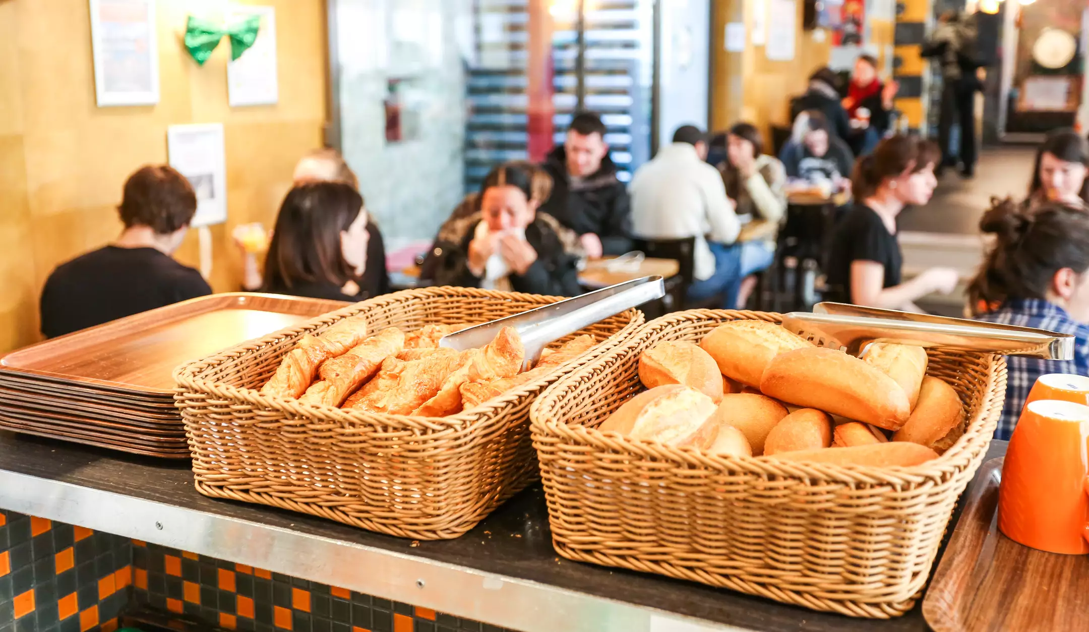 Alibaba https://cdn.alibaba.ir/ostorage/hotel-accommodation-images/6888b257ac13a7ed0d85a364_Paris-Vintage-Hostel--Budget-Hotel-0.webp