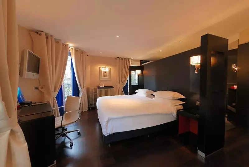 هتل Room Mate Alain Champs Élysées پاریس