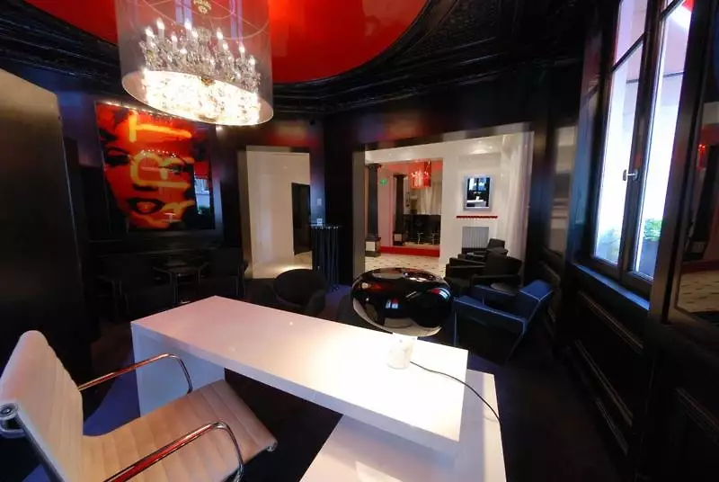 هتل Room Mate Alain Champs Élysées پاریس