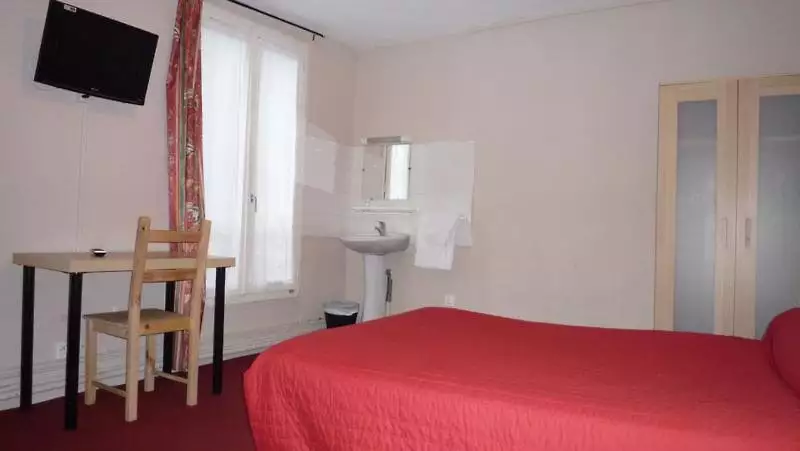 هتل Hotel Montmartre Clignancourt پاریس