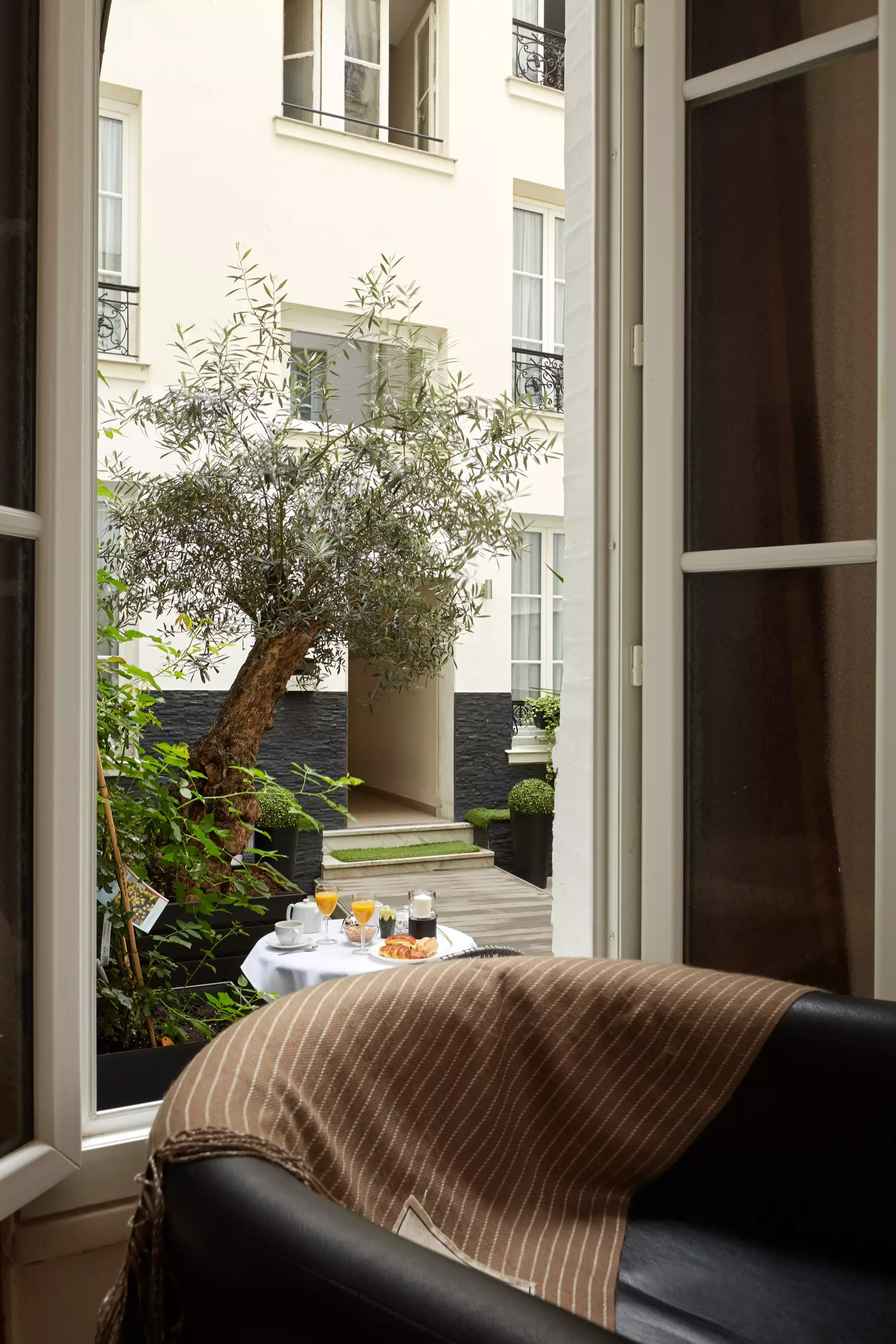 هتل Hôtel le Twelve پاریس