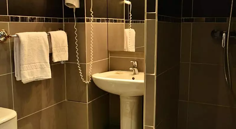 هتل Hôtel le Twelve پاریس