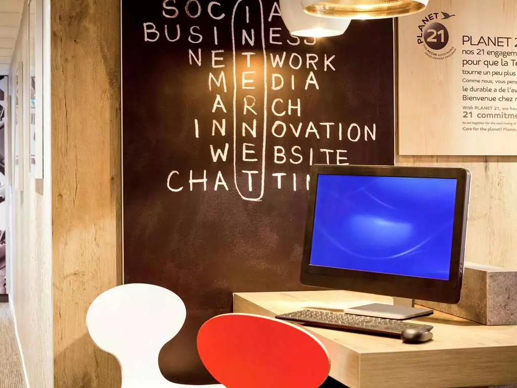 هتل Hôtel ibis Paris Gennevilliers پاریس