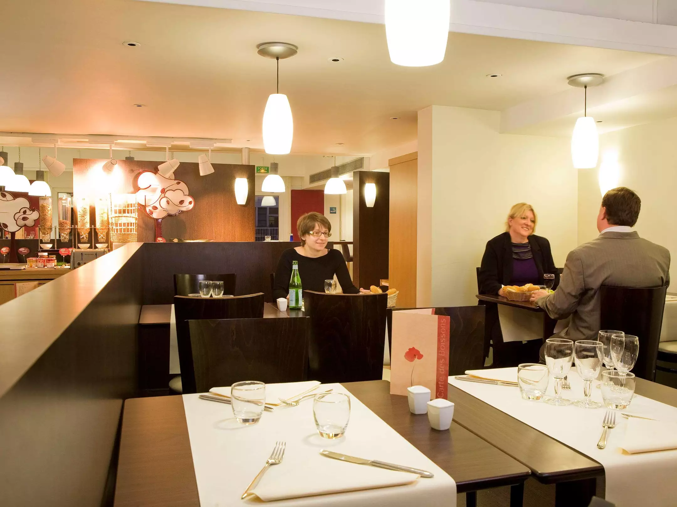 هتل Hôtel ibis Le Bourget پاریس