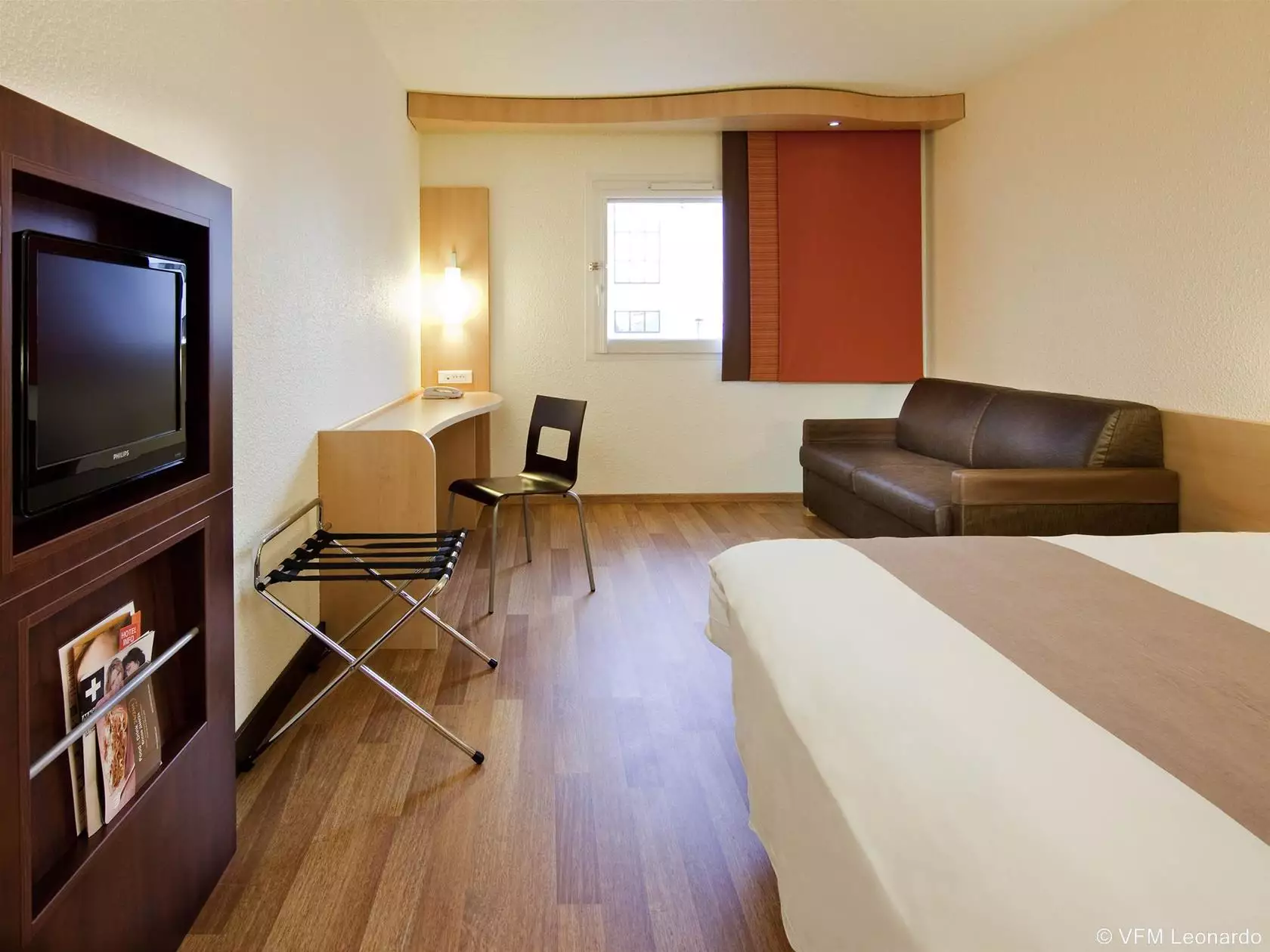 هتل Hôtel ibis Paris Pantin Église پاریس