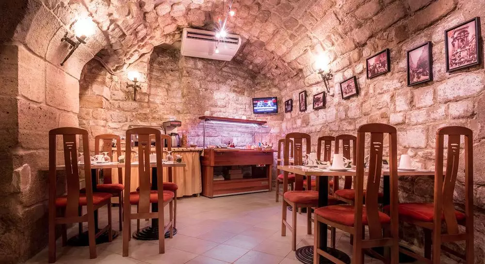 هتل Hôtel Louvre Sainte Anne پاریس