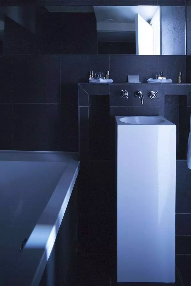 هتل Petit Moulin پاریس