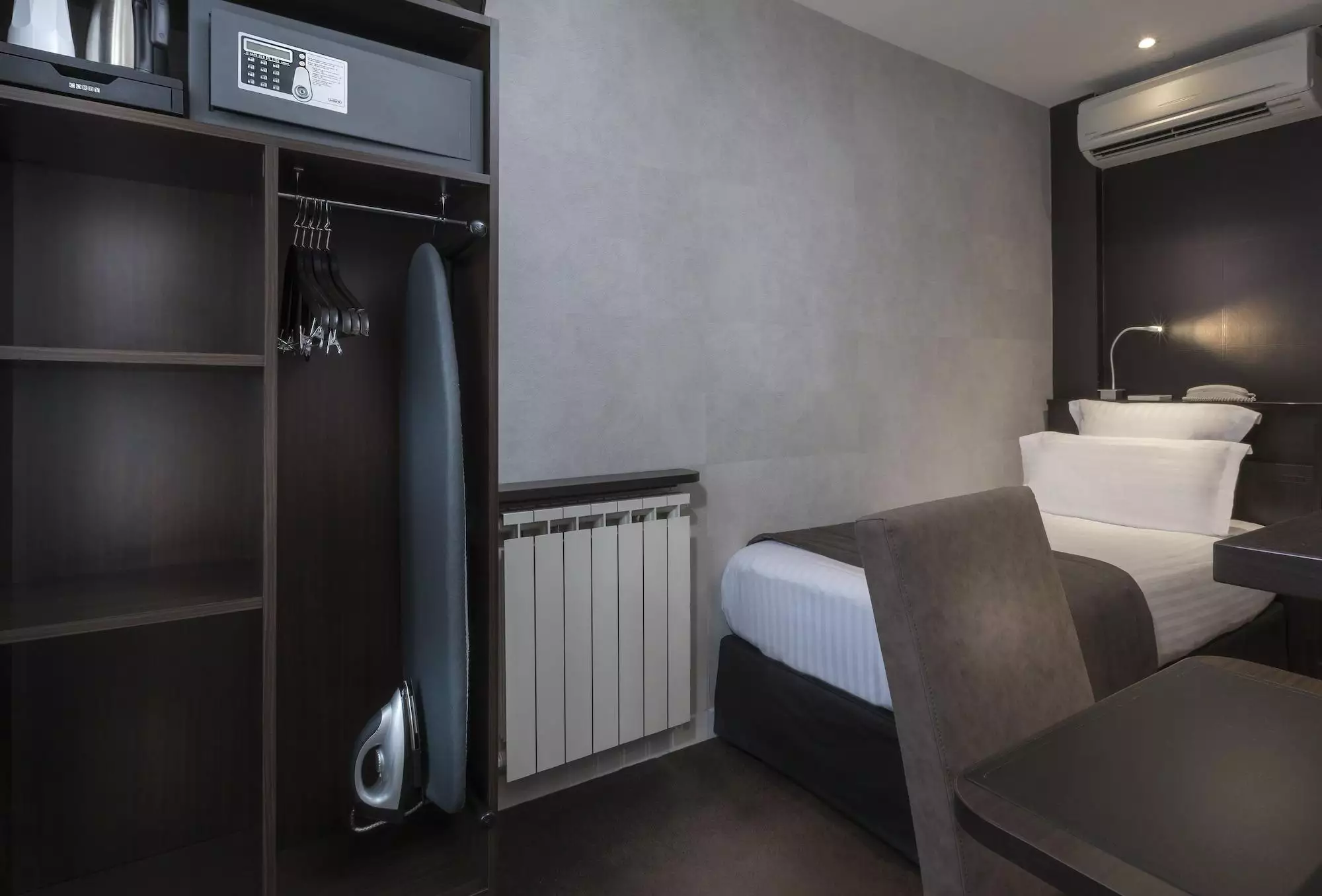 هتل Hôtel de la Paix - Quartier Tour Eiffel پاریس