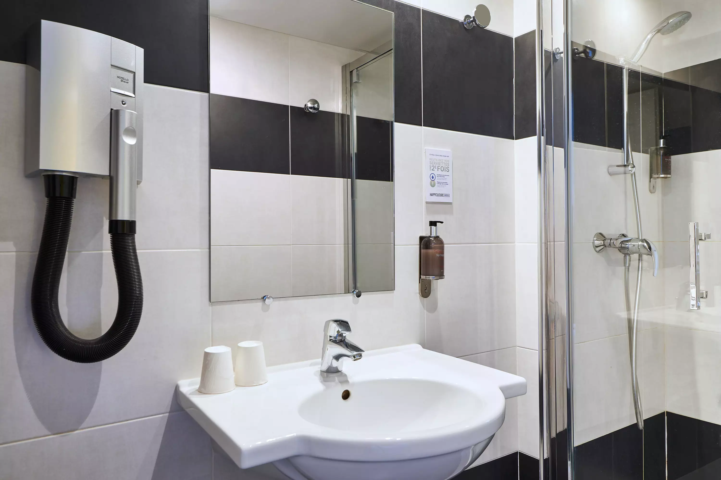 هتل Hôtel Kabanel پاریس