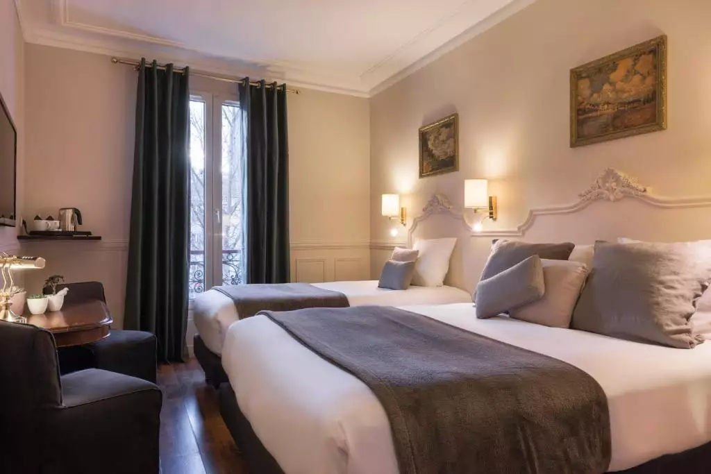 هتل د لا پورت دوری پاریس