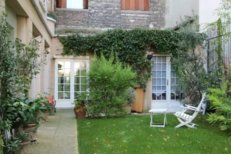 هتل Le Vert Galant پاریس