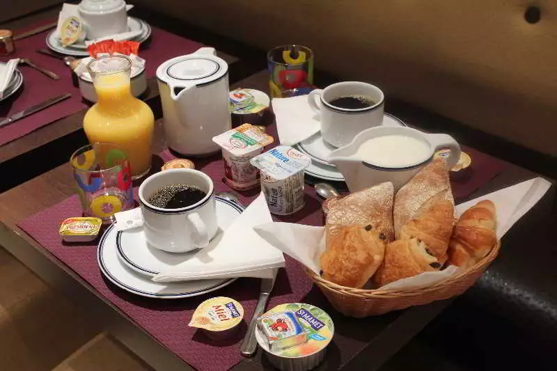 Alibaba https://cdn.alibaba.ir/ostorage/hotel-accommodation-images/6888bae3ac13a7ed0d85b4c1_Paris-Avia-Saphir-Montparnasse-0.webp