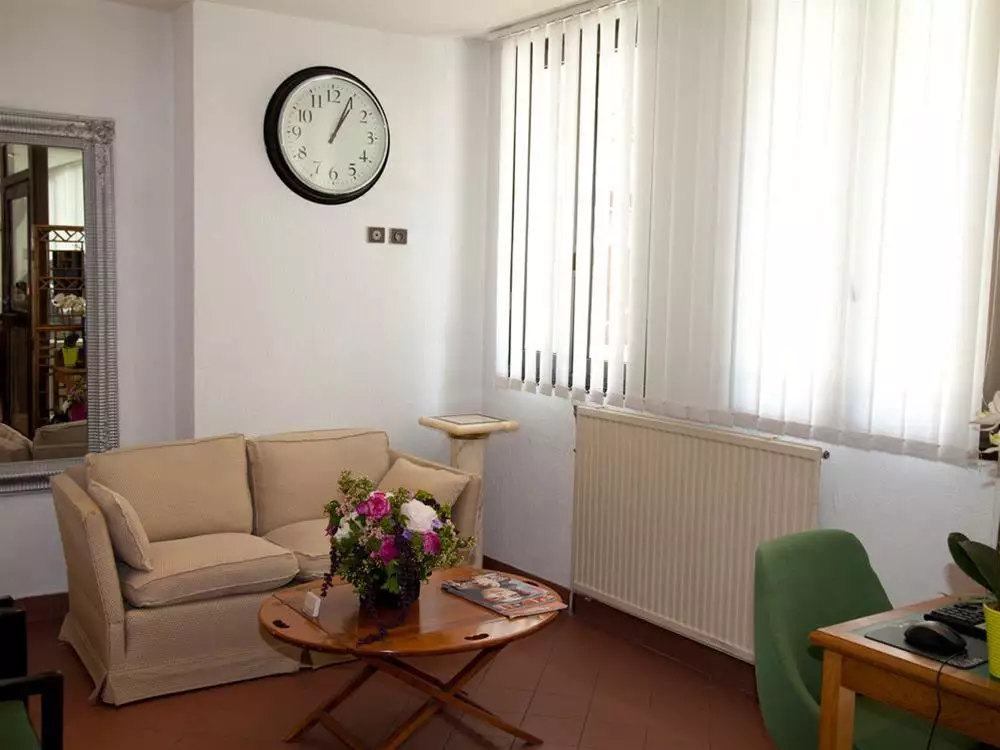 هتل Du Mont Dore پاریس