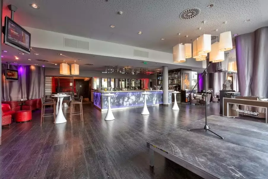 هتل Renaissance Paris Arc de Triomphe Hotel پاریس