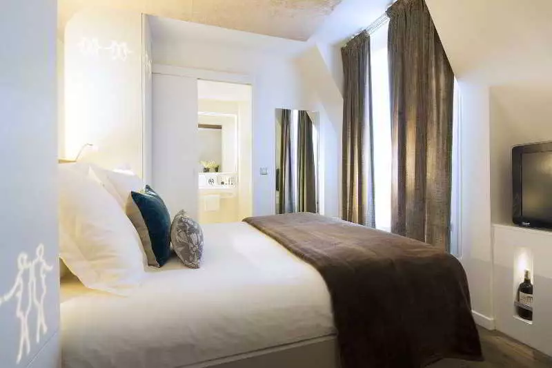 Alibaba https://cdn.alibaba.ir/ostorage/hotel-accommodation-images/6888bd5dac13a7ed0d85ba96_Paris-Gabriel-Hotel-Paris-0.webp