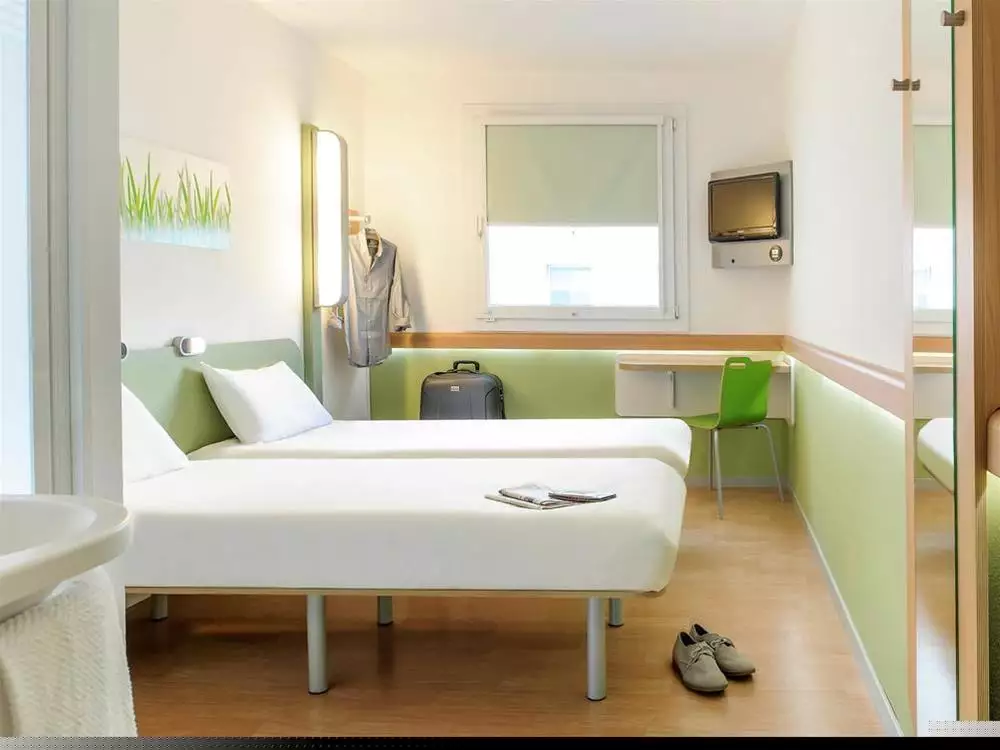 هتل ibis budget Paris Porte de Montmartre پاریس