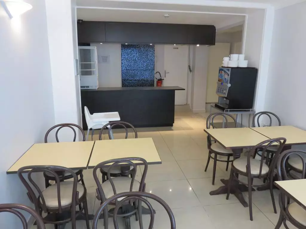 Alibaba https://cdn.alibaba.ir/ostorage/hotel-accommodation-images/6888bf97ac13a7ed0d85bfc9_Paris-Hotel-Mary-s-Republique-0.webp