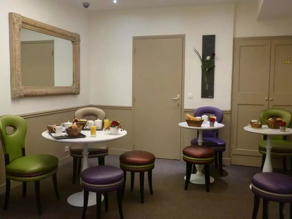 هتل Little Regina پاریس