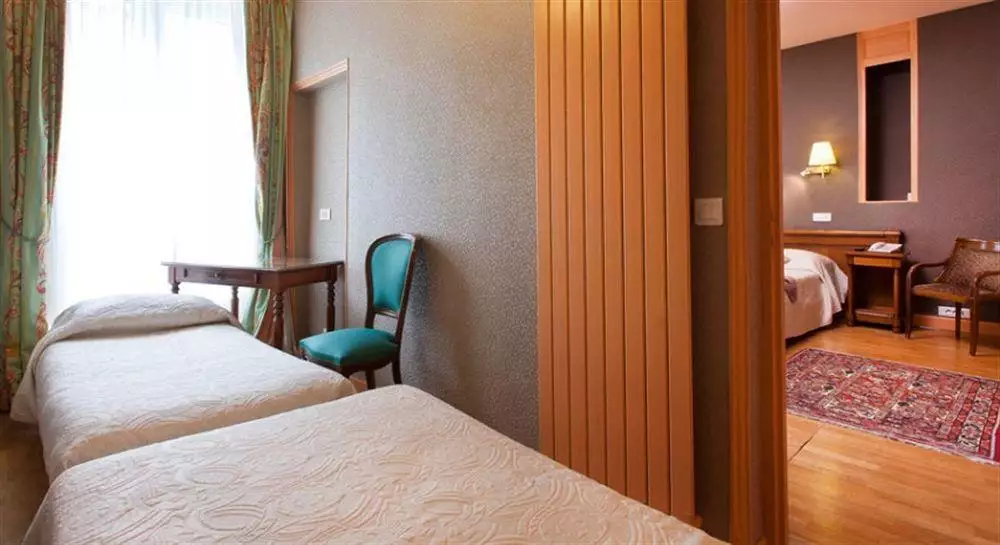 هتل Hôtel du Palais Bourbon پاریس