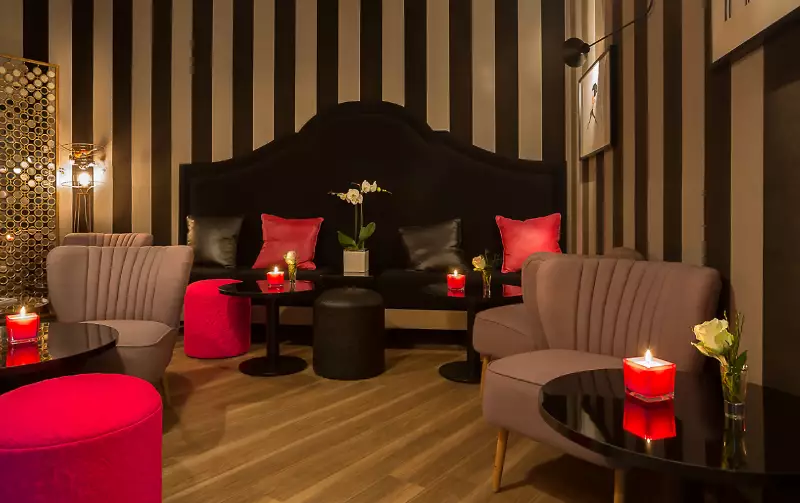 هتل لا پارازین بای الگانسیا پاریس