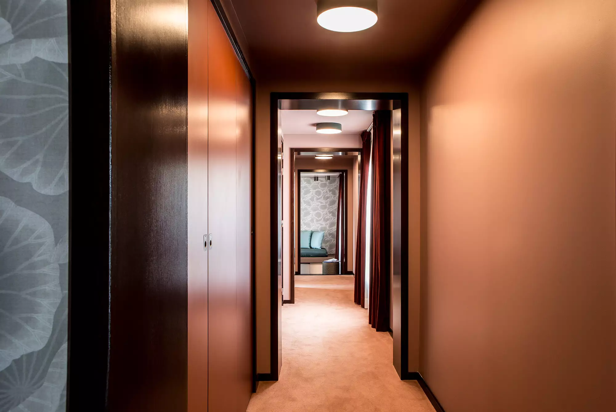 هتل Hotel du Rond Point des Champs Elysees پاریس