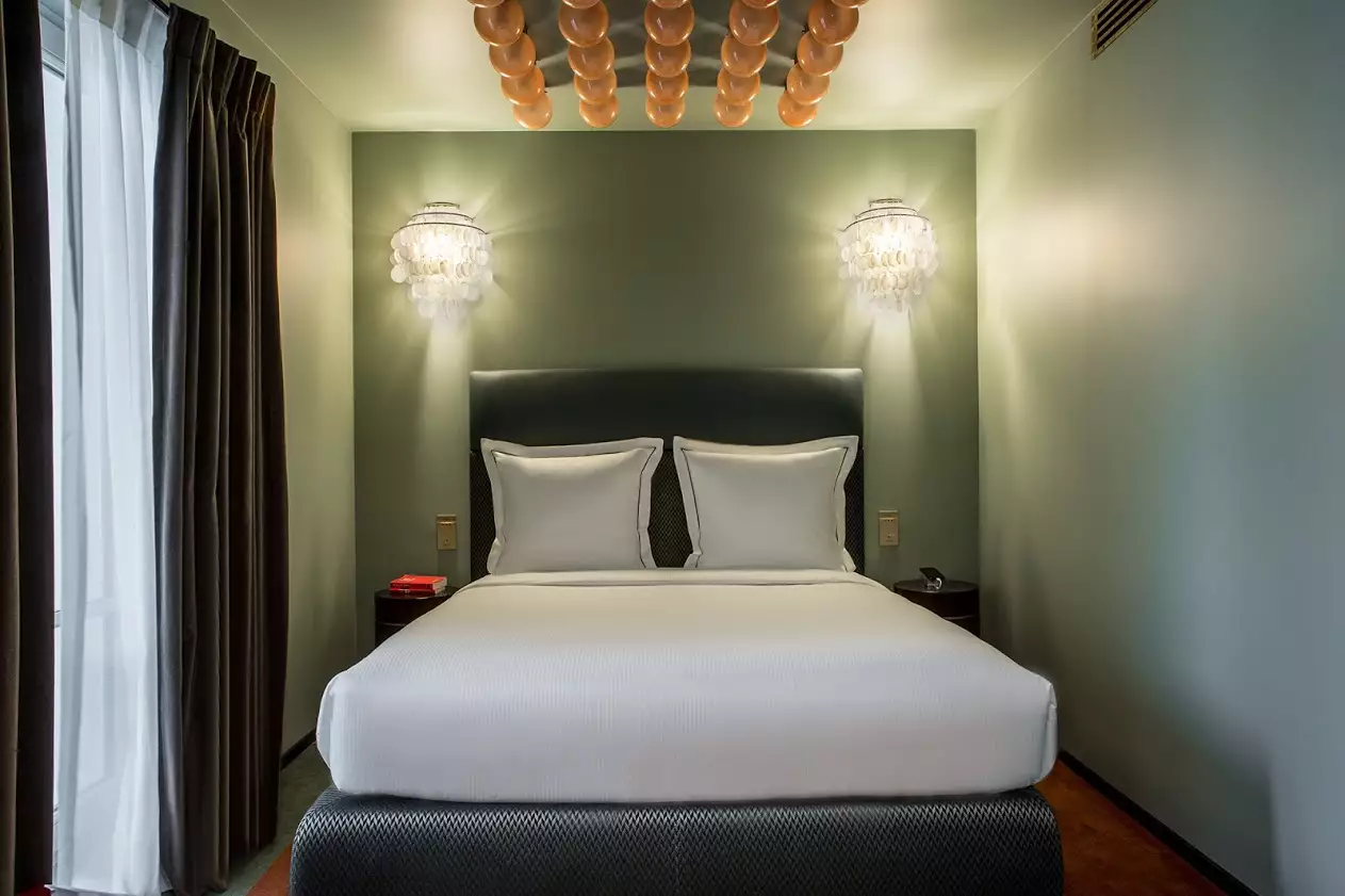 هتل Hotel du Rond Point des Champs Elysees پاریس