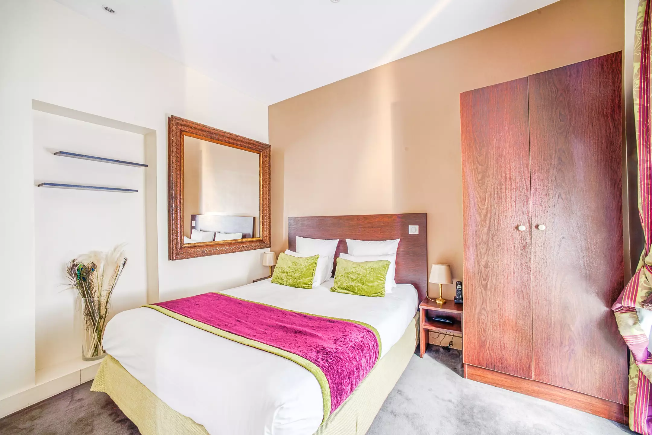 هتل Queens Hotel پاریس