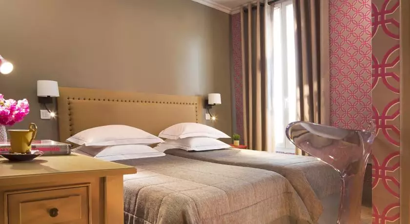 هتل آپولون مونتپارناس پاریس