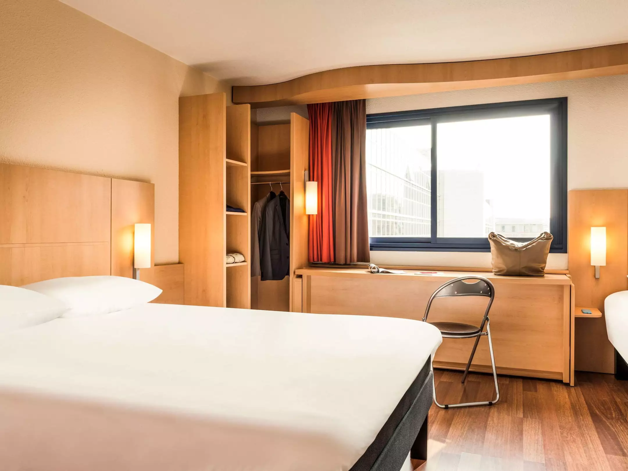 هتل ibis Paris 17 Clichy-Batignolles پاریس