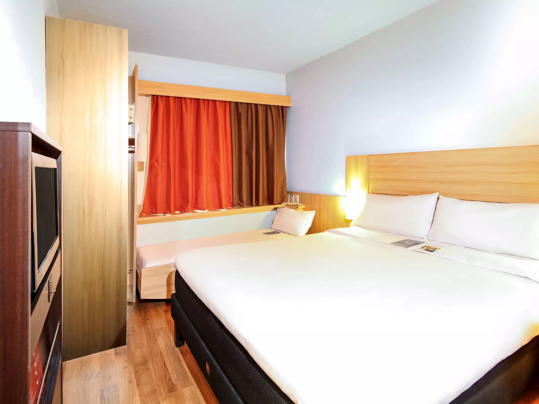هتل ibis Paris 17 Clichy-Batignolles پاریس