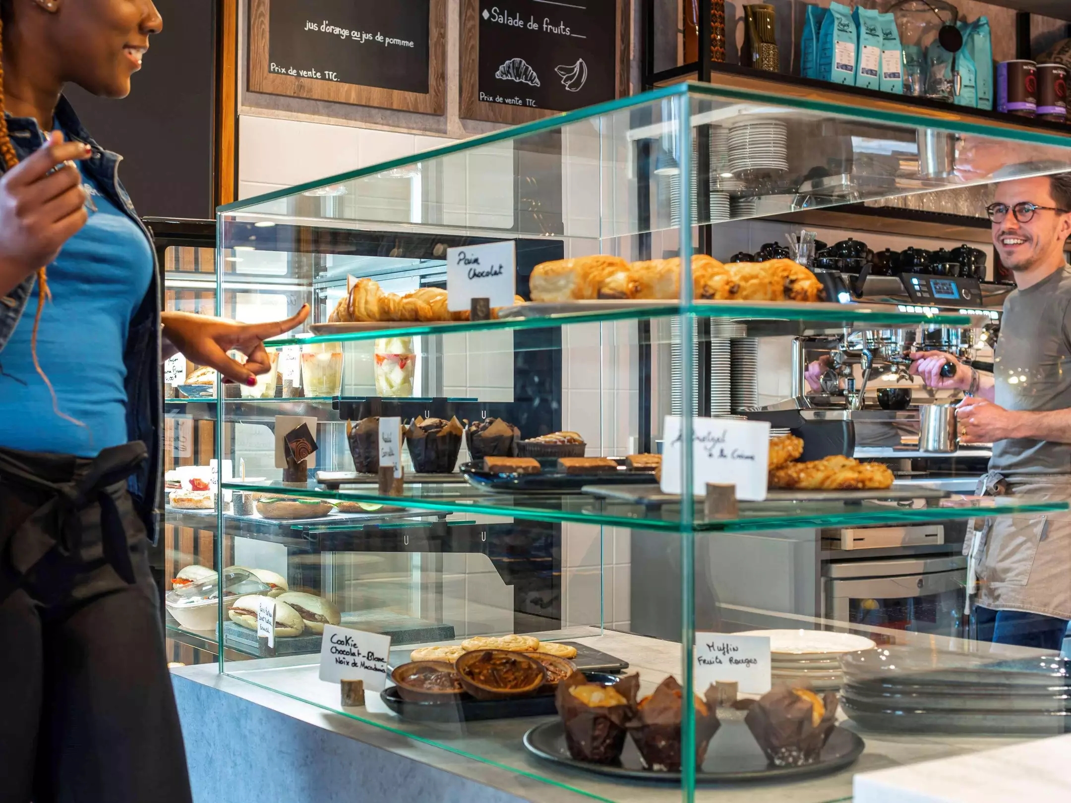 Alibaba https://cdn.alibaba.ir/ostorage/hotel-accommodation-images/6888c7c2ac13a7ed0d85d2a1_Paris-ibis-Paris-Grands-Boulevards-Op-ra-9-me-0.webp