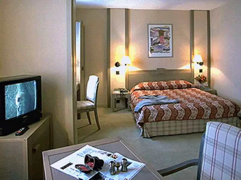 Alibaba https://cdn.alibaba.ir/ostorage/hotel-accommodation-images/6888cd24ac13a7ed0d85dcd3_Paris-Mercure-Paris-Porte-de-Pantin-0.webp