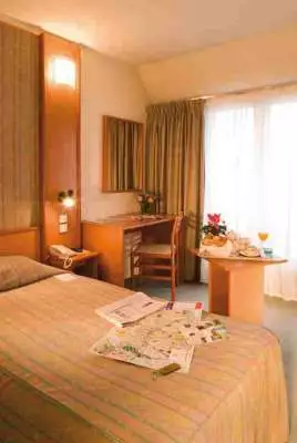 هتل آبریال پاریس