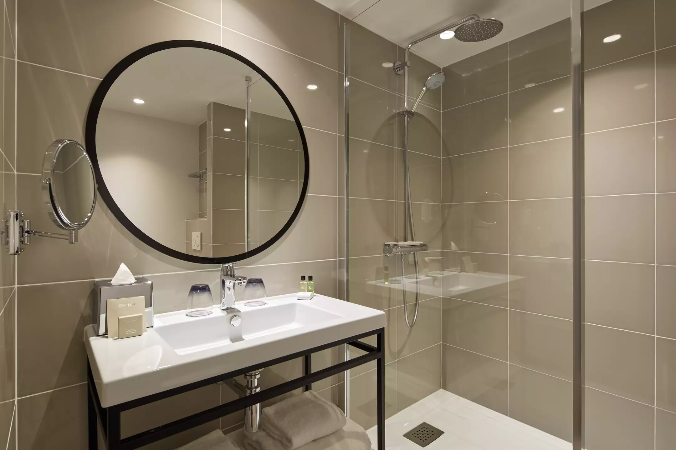 هتل آتویل تور ایفل پاریس