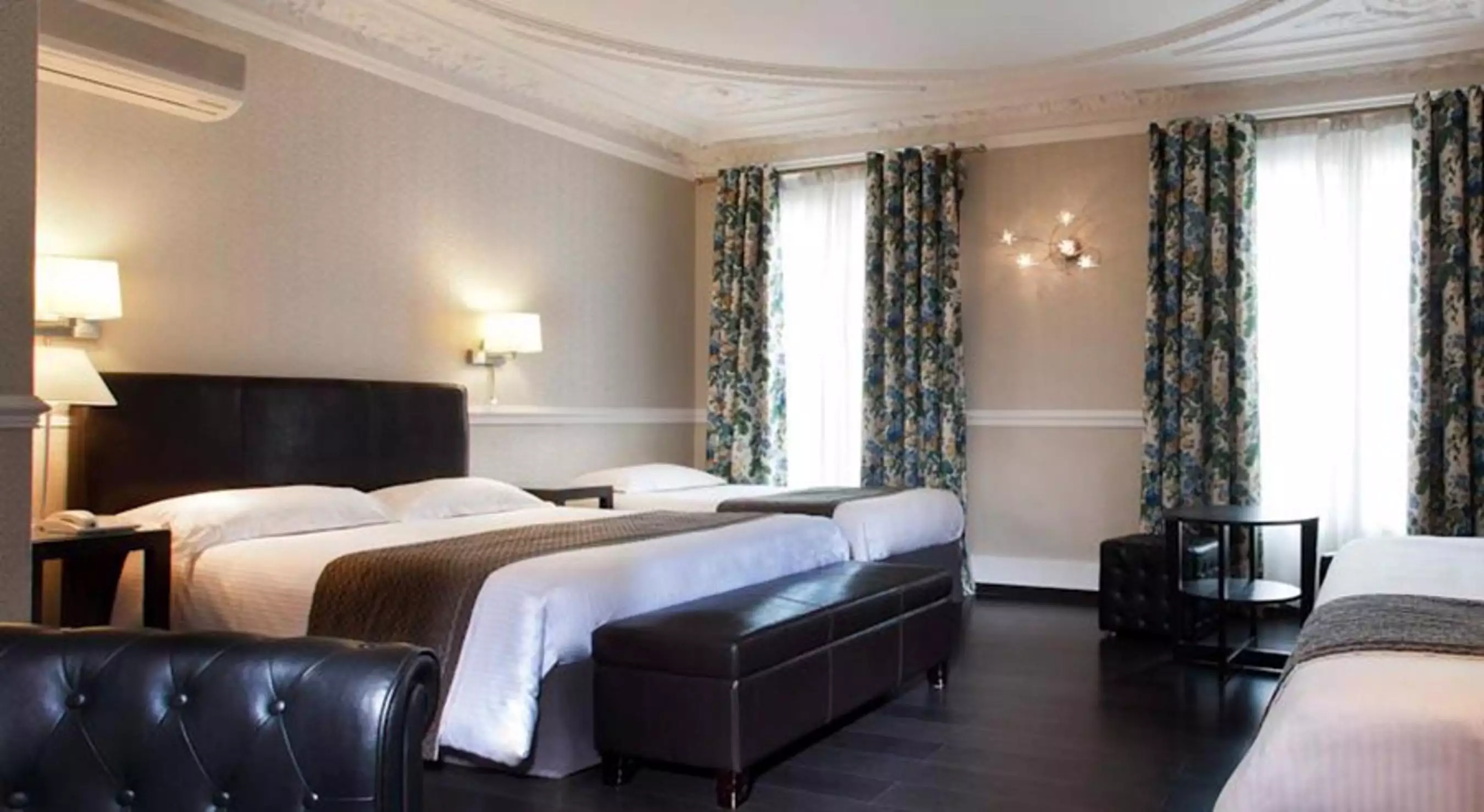 هتل Claude Bernard پاریس