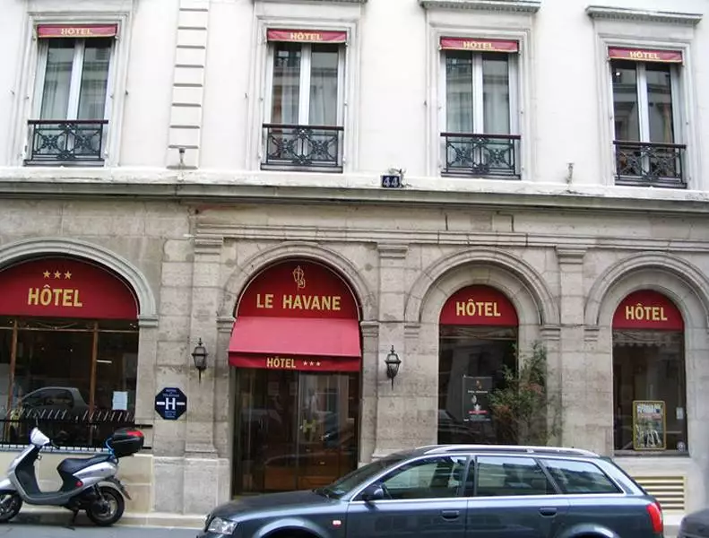 Alibaba https://cdn.alibaba.ir/ostorage/hotel-accommodation-images/6888d23cac13a7ed0d85e721_Paris-Hotel-Havane-0.webp