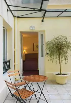 هتل Hôtel Sacha پاریس