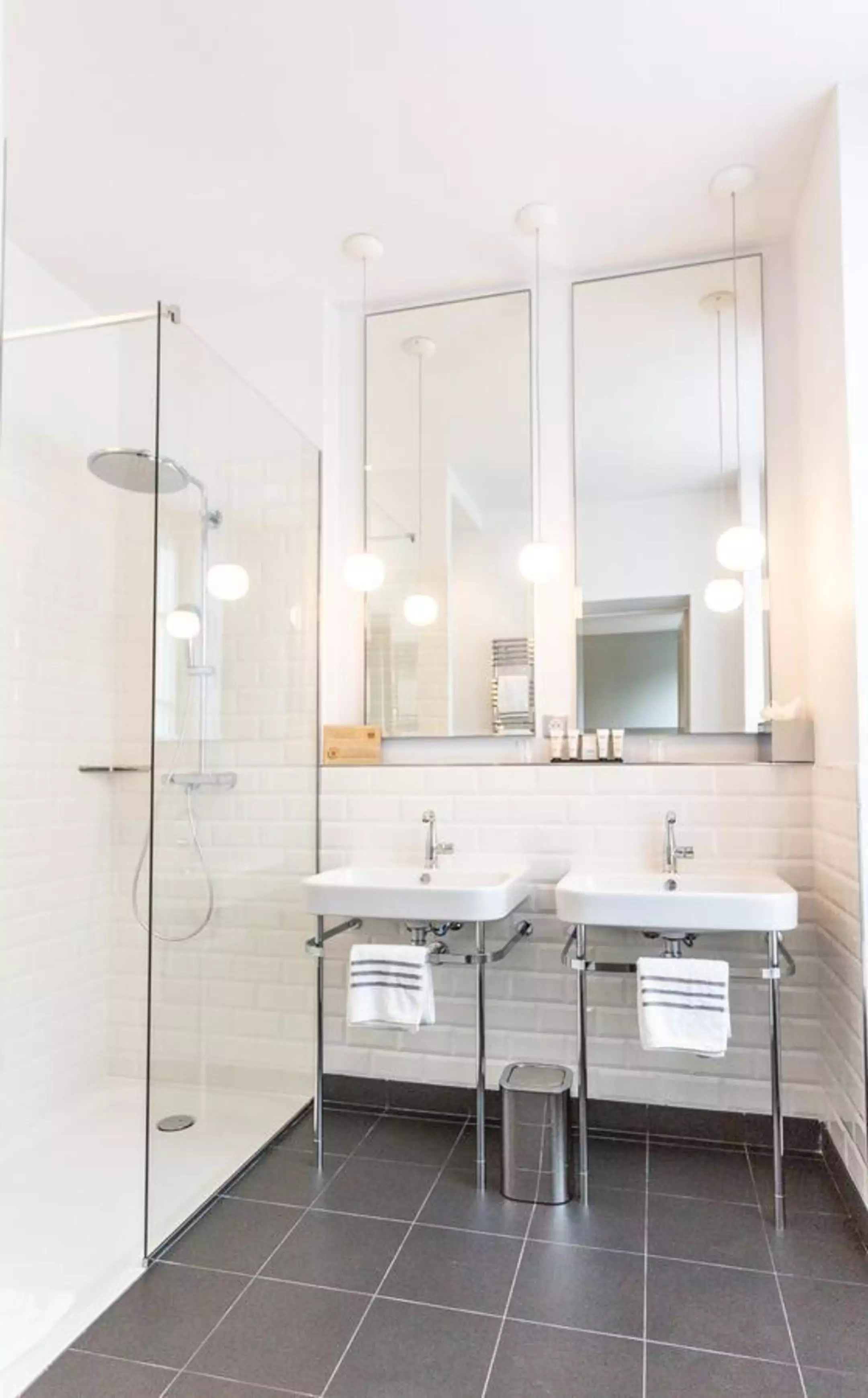 هتل Normandy Le Chantier پاریس