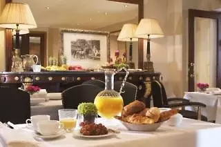 هتل West End پاریس