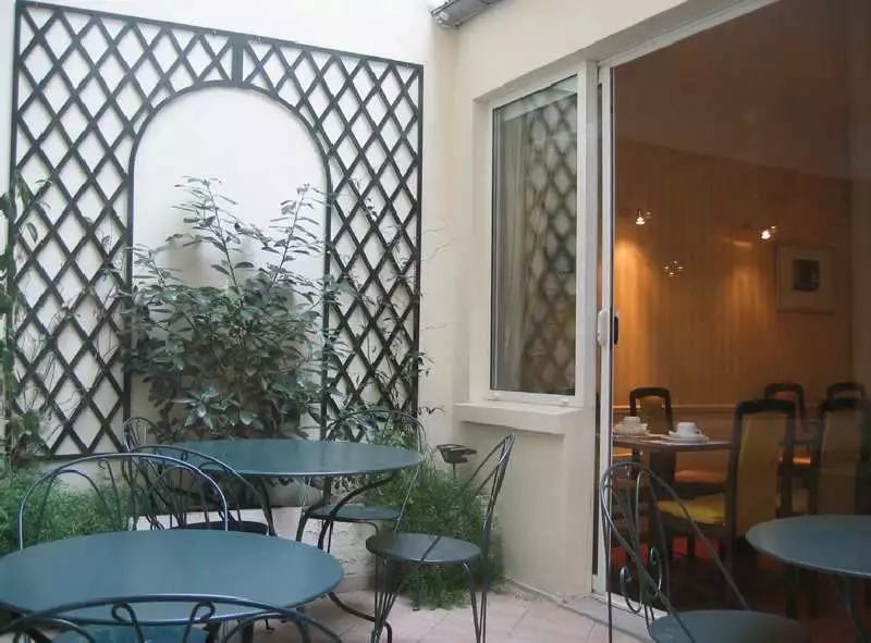 هتل Le Basile Hôtel پاریس