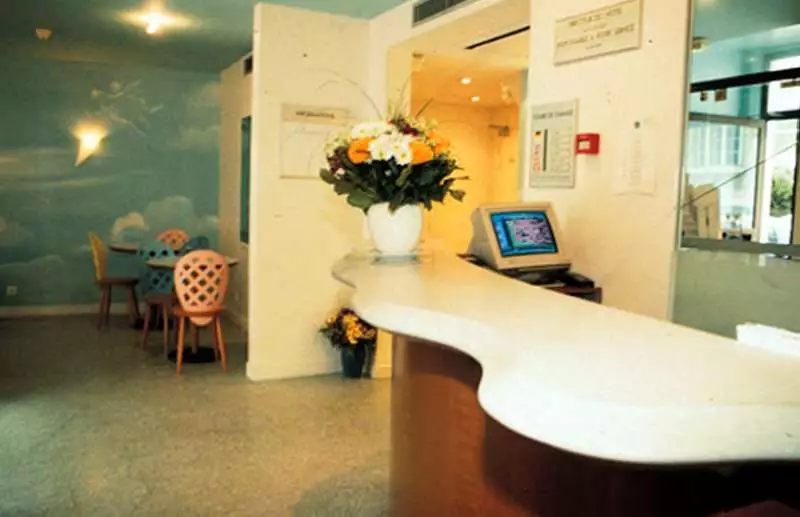 هتل De Neuve پاریس