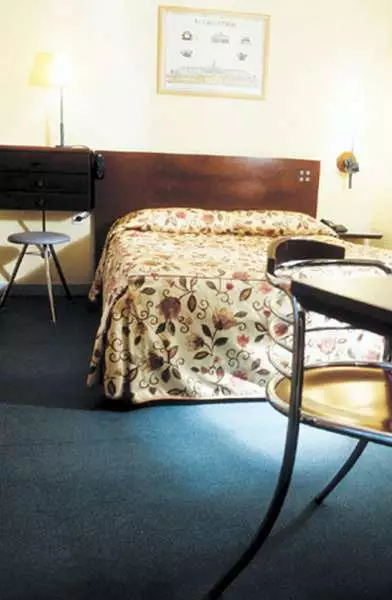 هتل De Neuve پاریس