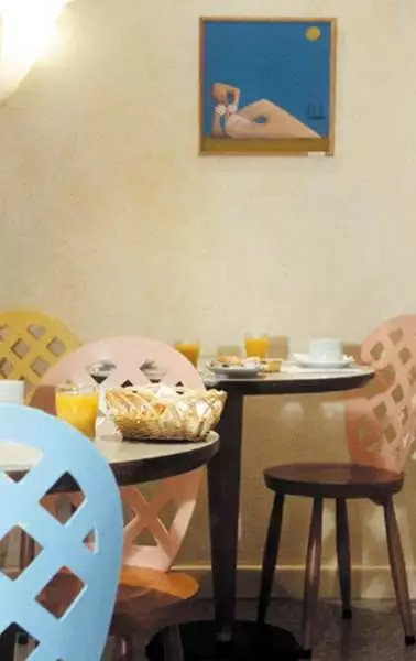 هتل De Neuve پاریس