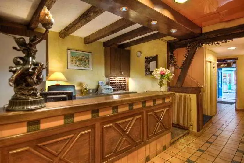 هتل Hotel Le Faubourg پاریس