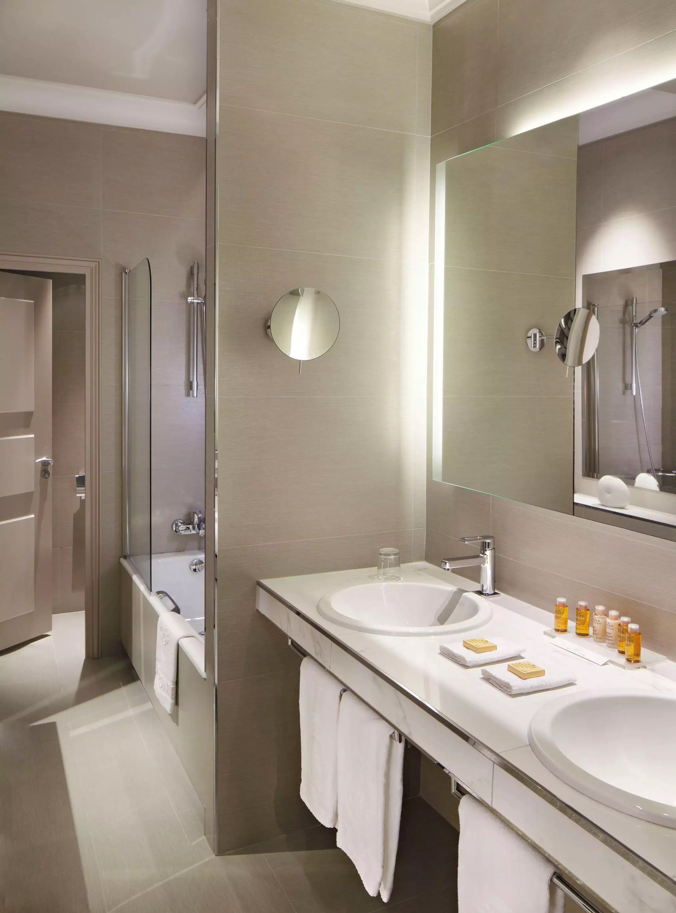 هتل Chateau Frontenac پاریس