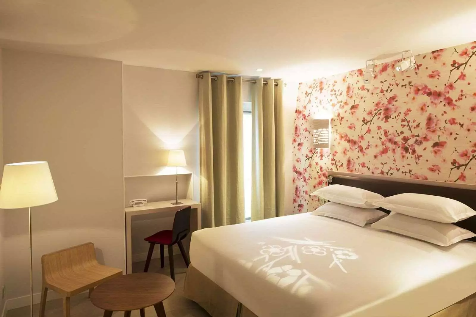 هتل Hotel Eden Porte De Versailles پاریس